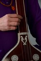 จังหวะปานกลาง ไมเนอร์คีย์ แทร็กอินเดียนแดง เนื้อเรื่อง Sitar, จังหวะ Tabla, tumbi