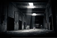 Una scena di inseguimento horror dal profondo di un sottosuolo meccanico.